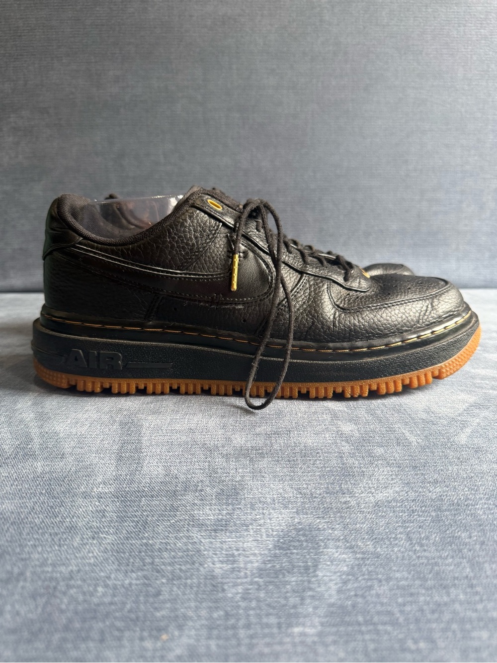 Nike Air Force 1 Luxe Black Gum Sole Sneaker Shoes Men’s SZ 11.5 Lace Up Casual